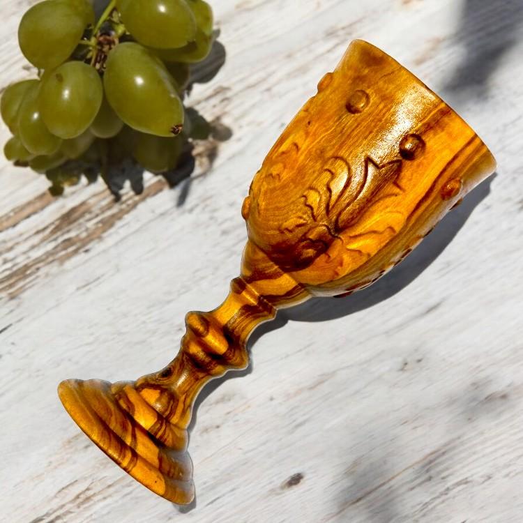A beautiful 3 D wine cup
