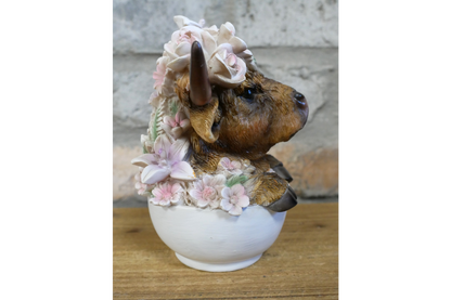 Cute Highland Cow in Teacup Ornament – Floral Resin Calf Figurine Home Decor