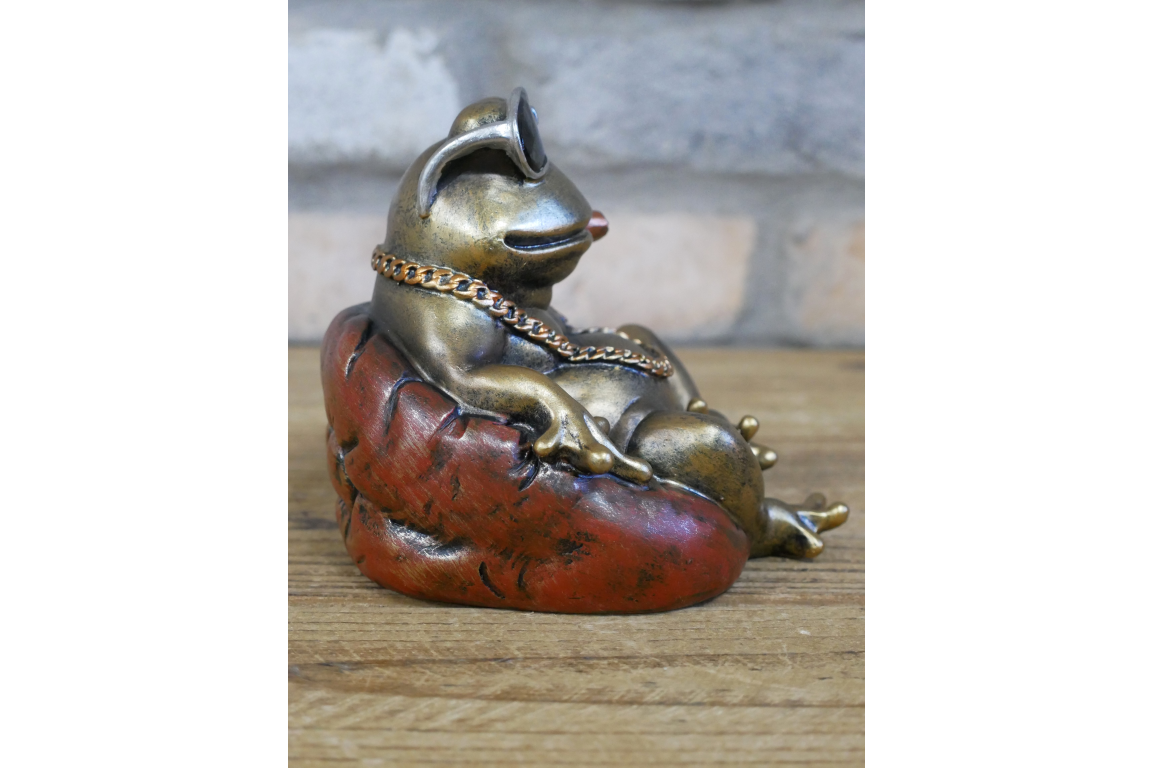 Cool Frog with Sunglasses Resin Ornament Funny Smoking Toad Figurine