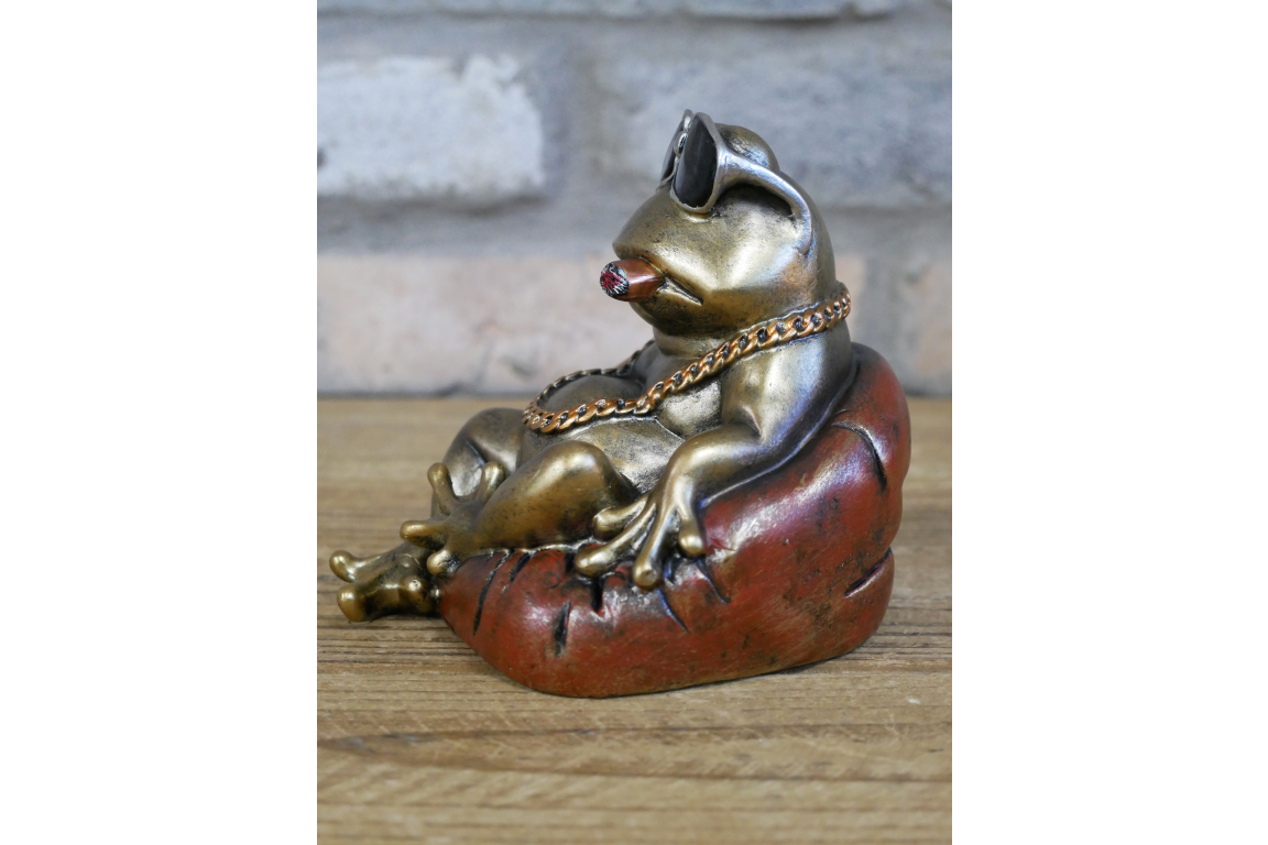 Cool Frog with Sunglasses Resin Ornament Funny Smoking Toad Figurine