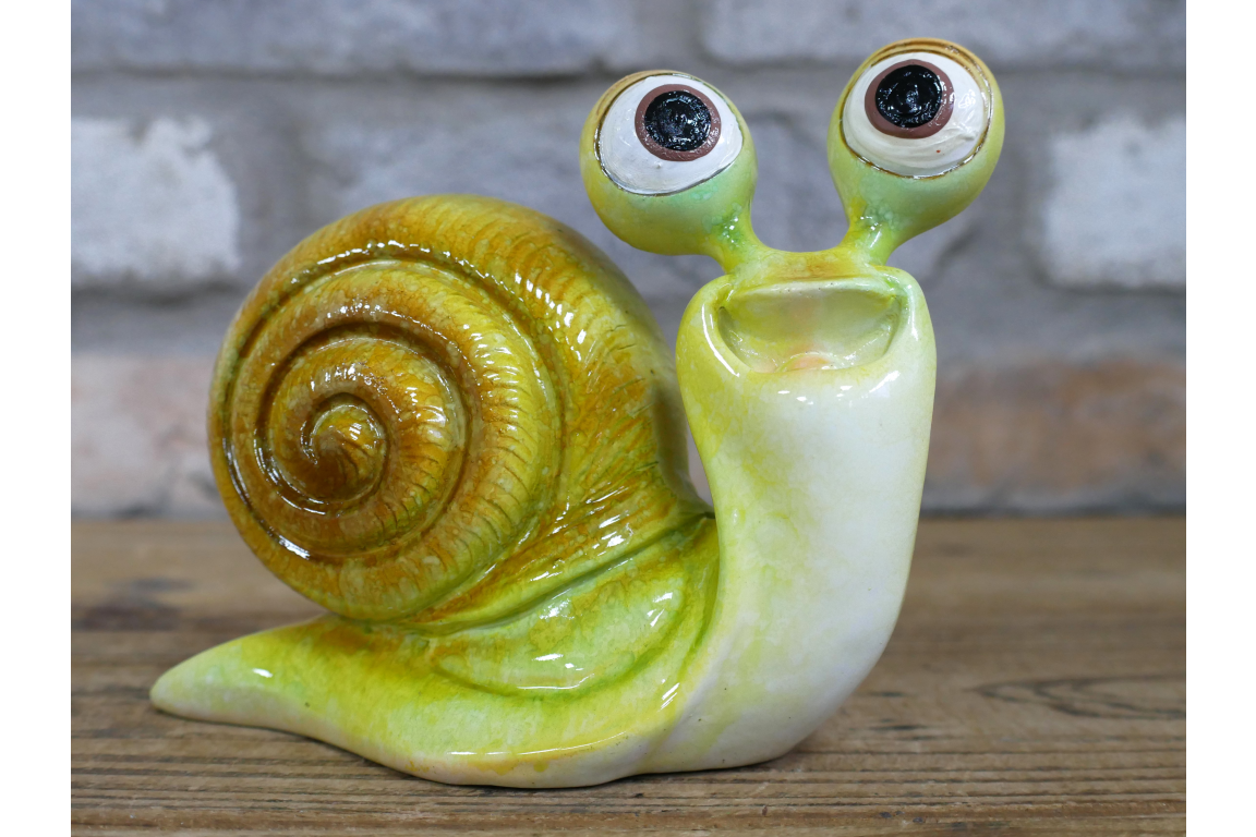 Cute Happy Snail Resin Ornament Funny Large Eyed Garden Slug Figurine