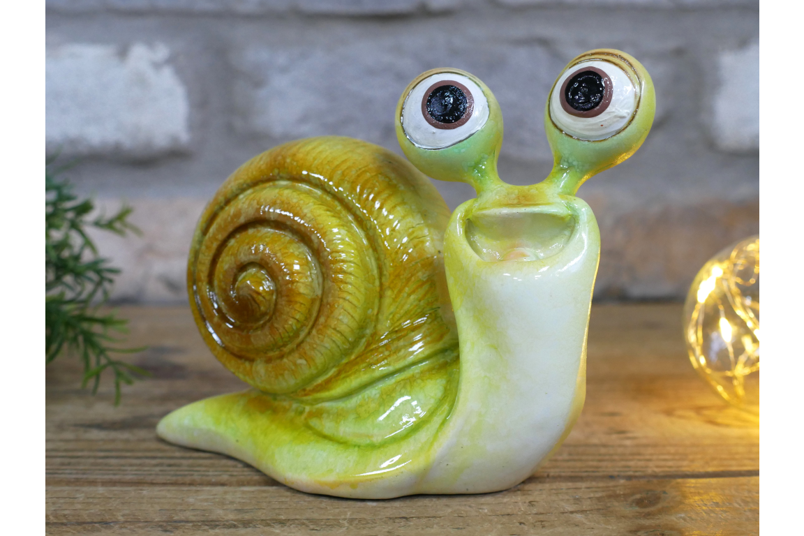 Cute Happy Snail Resin Ornament Funny Large Eyed Garden Slug Figurine