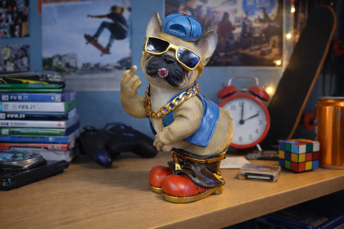 Funny French Bulldog Middle Finger Ornament Rude Frenchie Dog Figurine