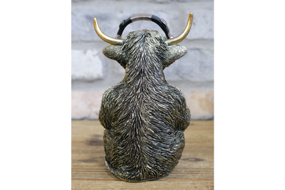 Gamer Highland Cow Resin Ornament Funny Gaming Calf Controller Figurine
