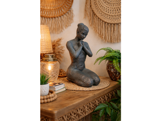 Large Kneeling Lady