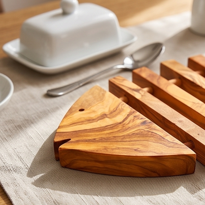 Dessous de plat artisanal en bois d'olivier en forme de poisson (26x19 cm) | Repose-plat