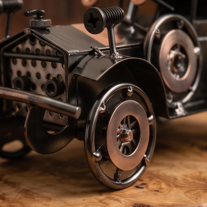 Voiture sur planche en bois d'olivier