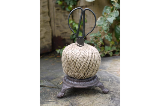 String Holder & Scissors