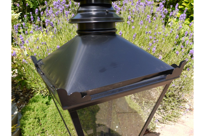 Medium Black Lamp Top
