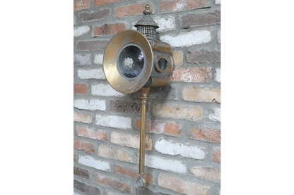 Traditional Style Wall Lantern