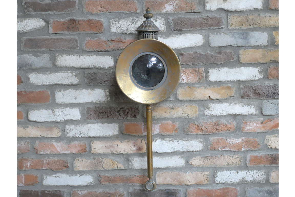 Traditional Style Wall Lantern