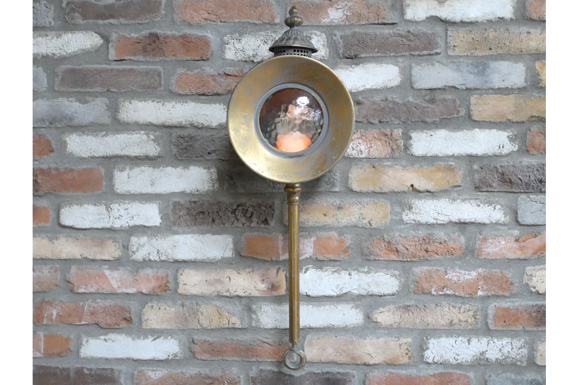 Traditional Style Wall Lantern
